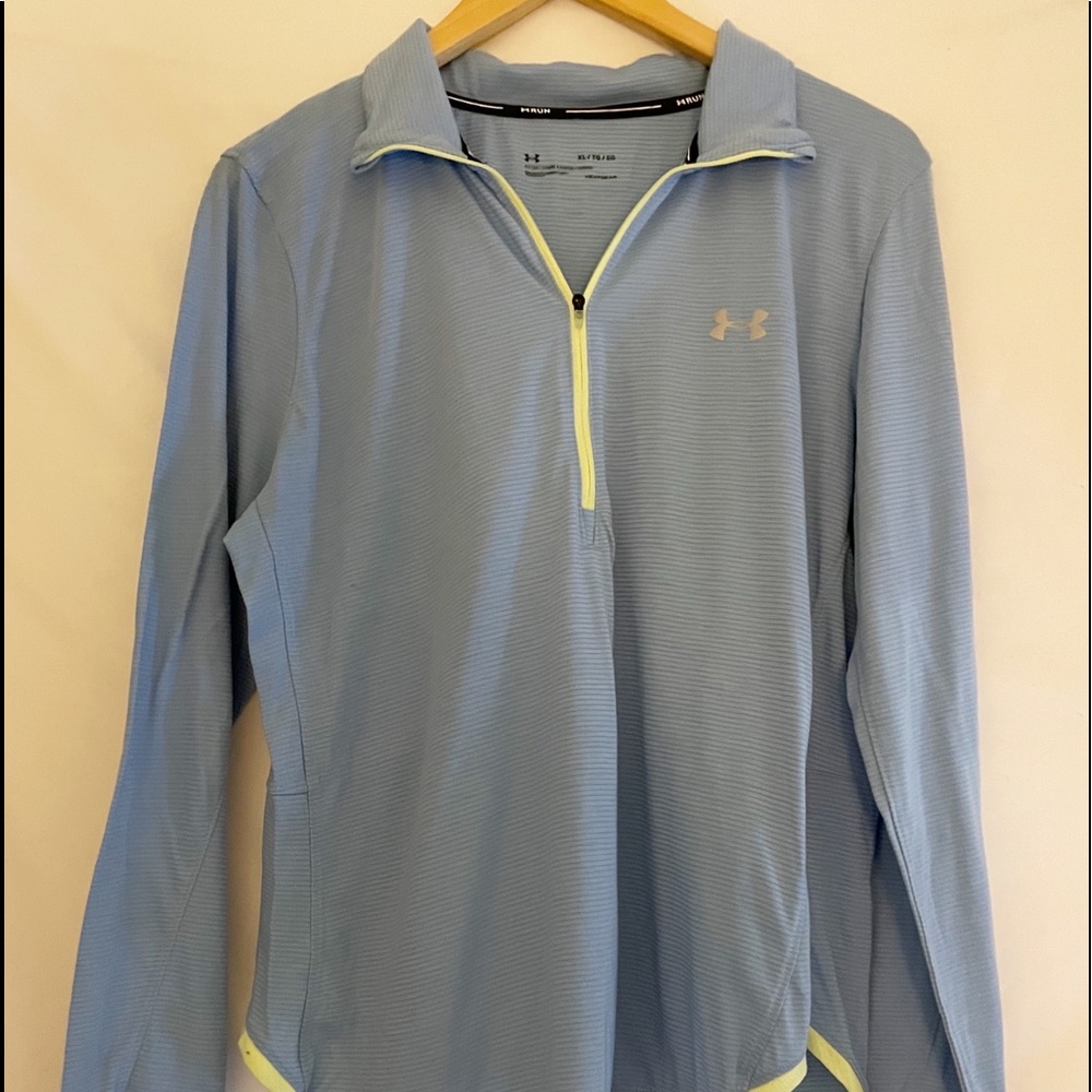 Under Armor women running shirt 1/2 zipper SZ Xl.